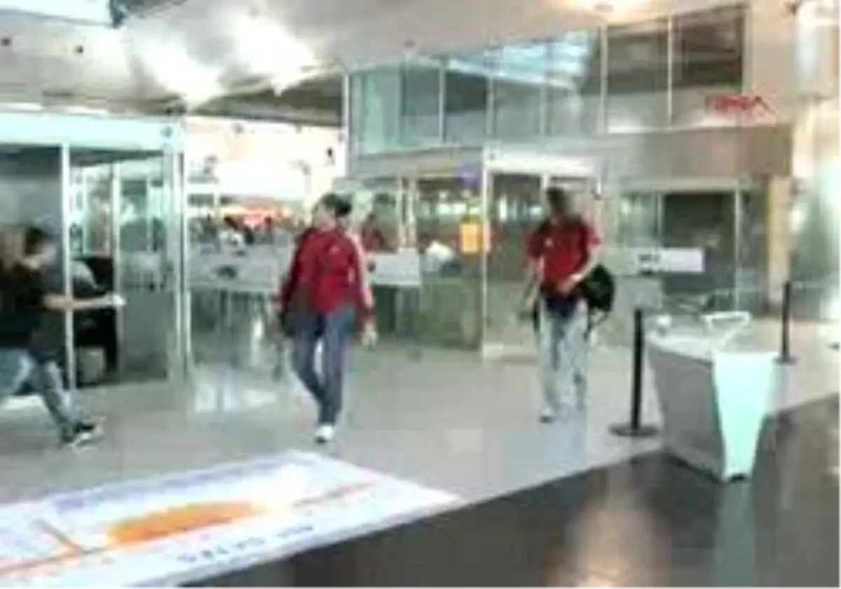 A Milli Bayan Voleybol Takımı 2011 Dünya Grand Prıx Elemeleri İçin İtalya\'ya Gitti