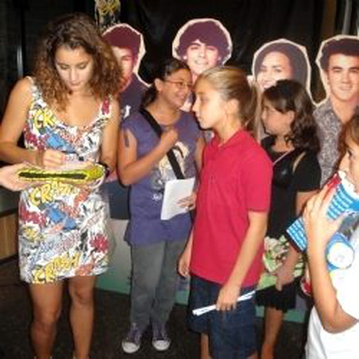 Camp Rock 2:Büyük Final’e, Atiye’li Özel Gösterim