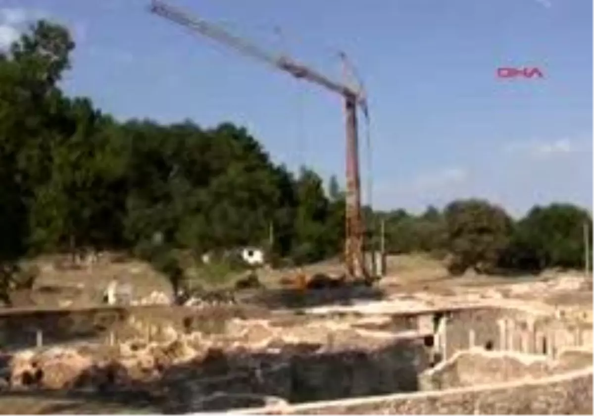 İzmir - Allianoi\'ye Vinç