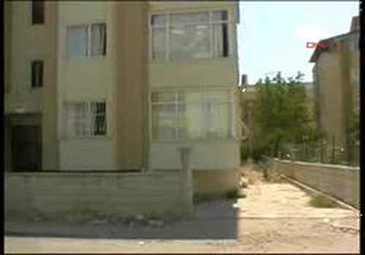 Antalya - Liseli Kız, Düşük Yaptığı 6 Aylık Bebeğini 3\'Üncü Kattan Attı
Liseli Kız, Düşük Yaptığı 6 Aylık Bebeğini 3\'Üncü Kattan Attı