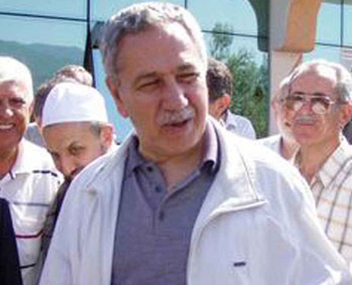 Arınç: \'Farklı İnançları Önemsiyoruz\'