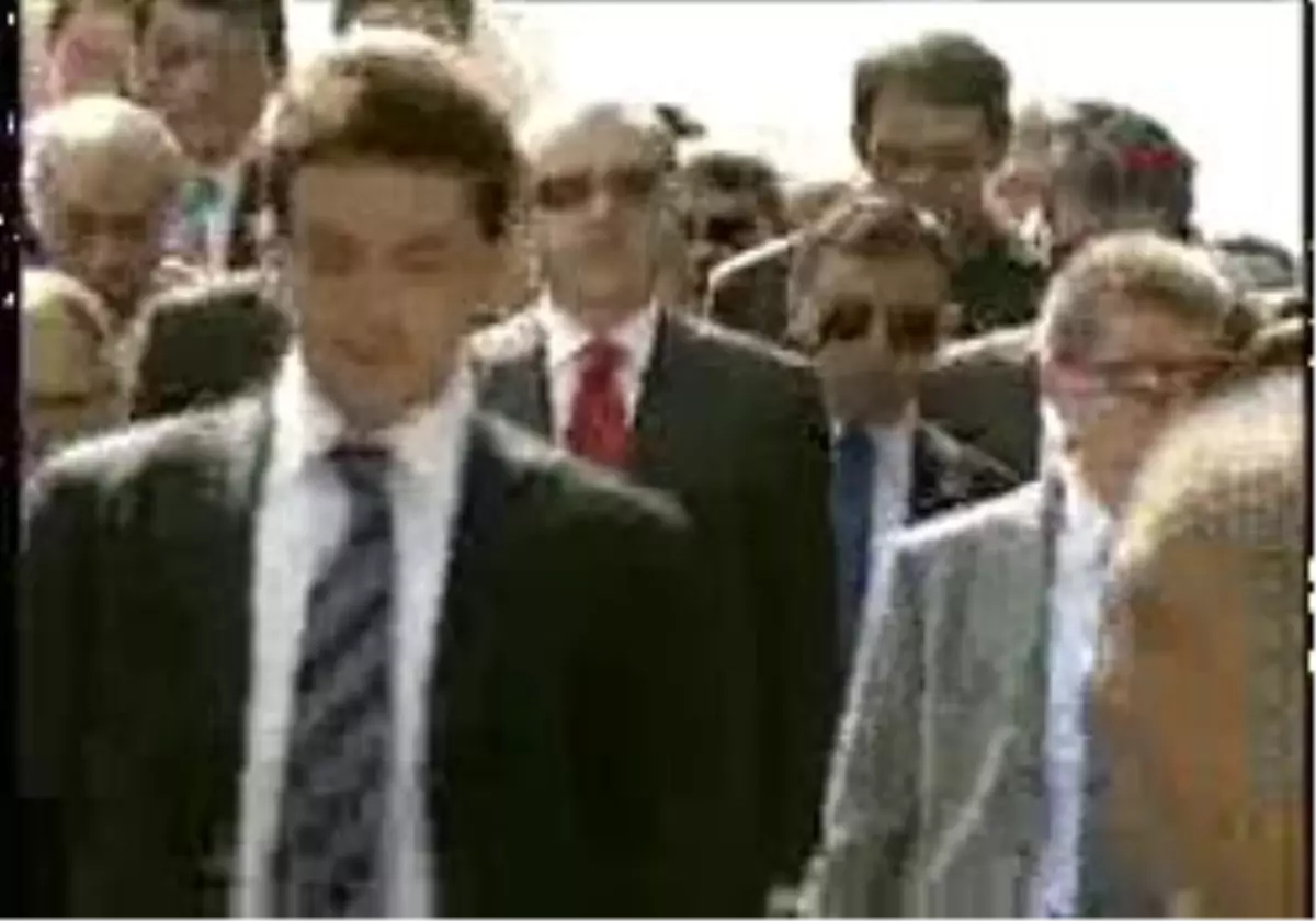 Başbakan Erdoğan Özal\'ın Mezarını Ziyaret Etti...(1)