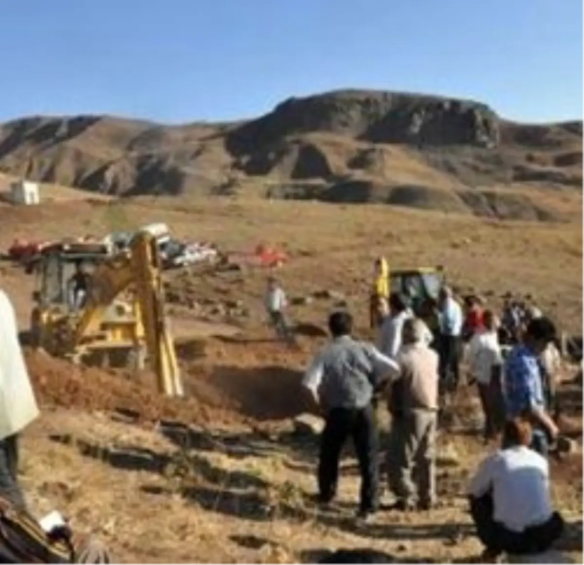 Bu Kez Cenazede Patlama