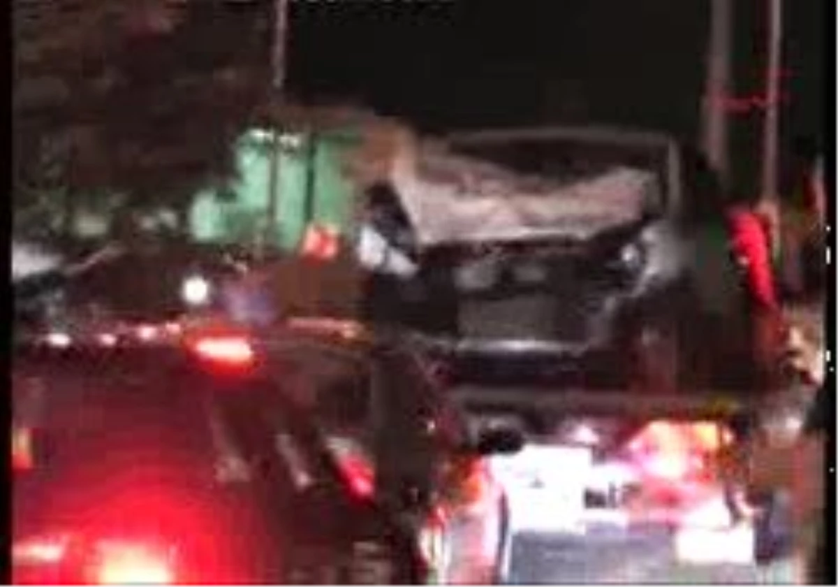 İzmir - Alkol Ve Aşırı Hız Can Aldı: 1 Ölü, 3 Yaralı