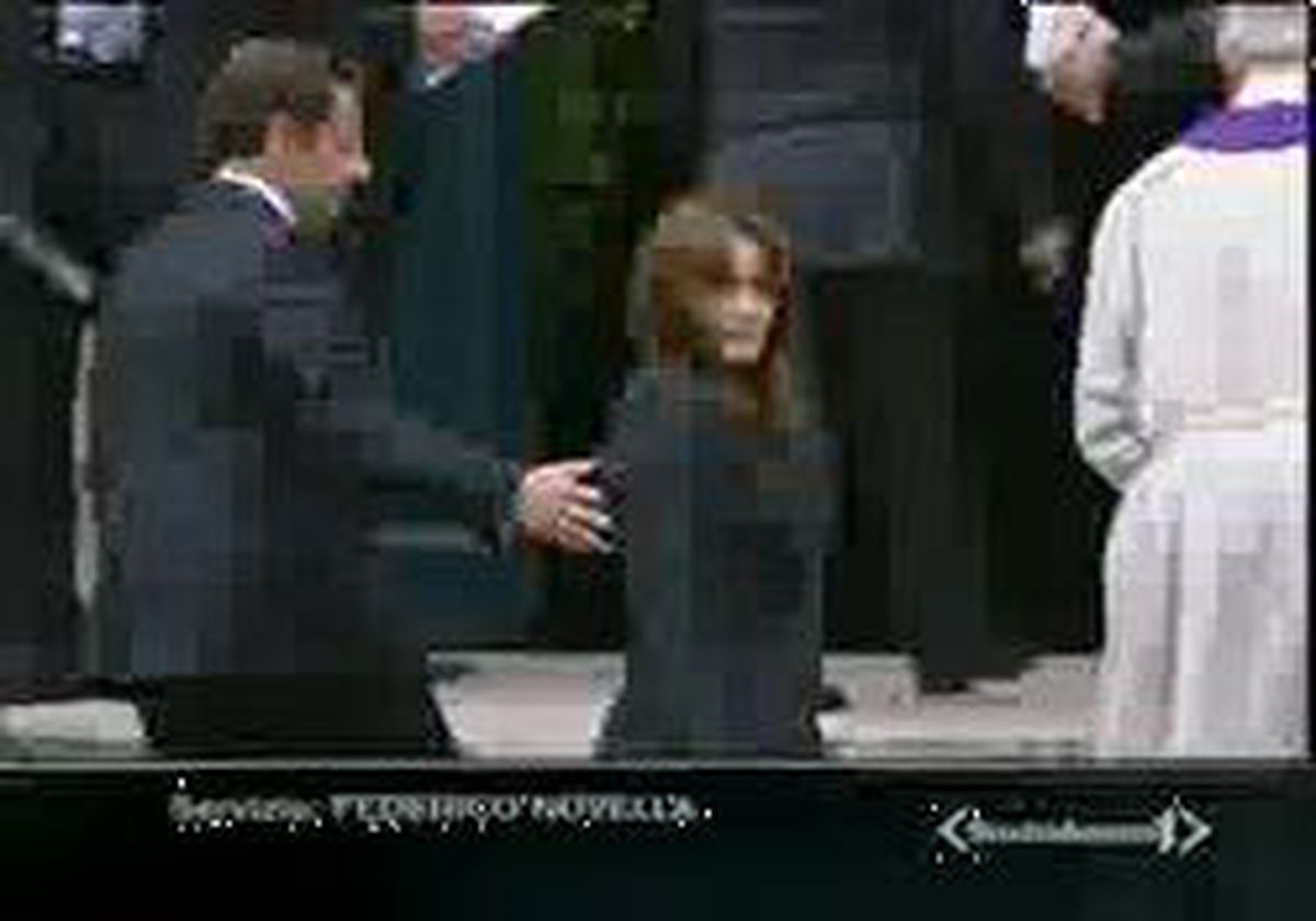 Ahmedinejad: Carla Bruni?Ye Hakaret Edilemez