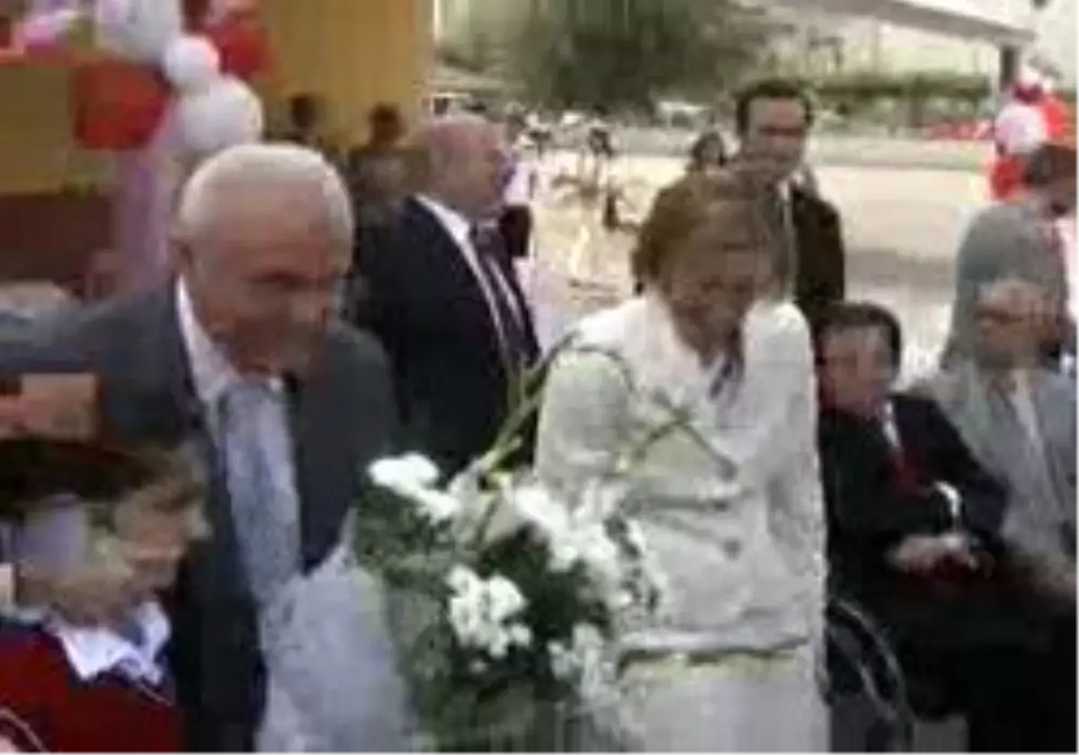 Denizli - Devlet Bakanı Kavaf: ``Zeynep´E Koruyucu Aile Olmak İsteyen Çok''
Terör Kurbanı Zeynep İle İlgili Kararı Akrabaları Verecek