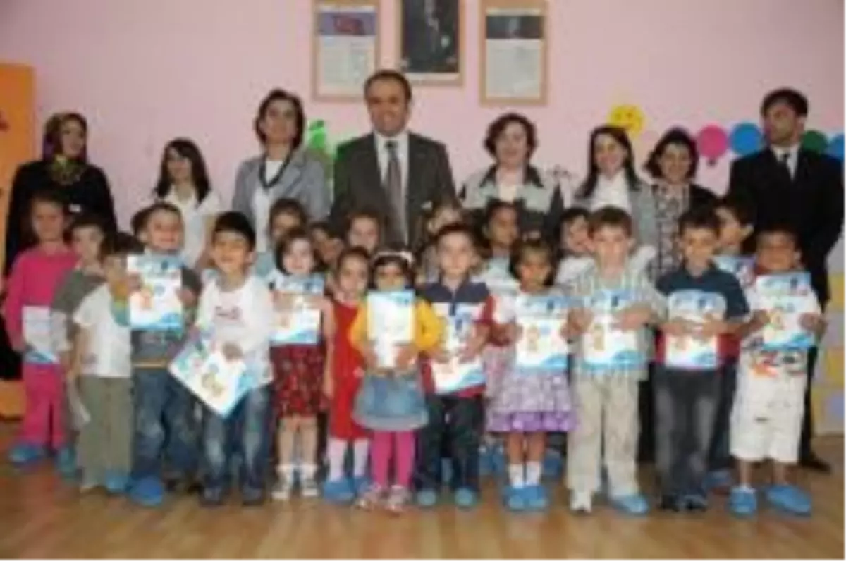 İnegöl\'de 7 Bin Minik Okula İlk Adımını Attı