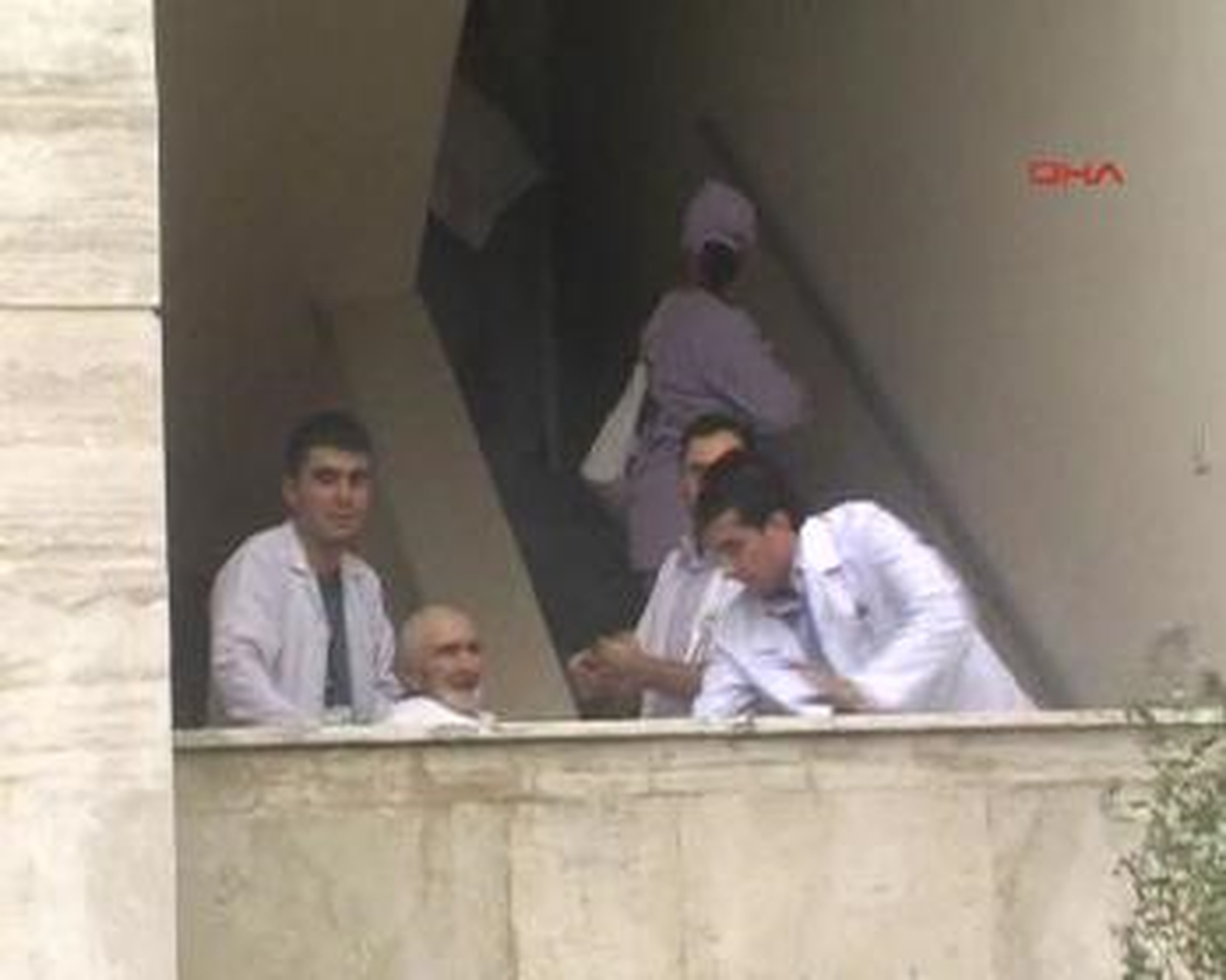 Bursa' da Uludağ Üniversitesi Tıp Fakültesi Üniversite Hastanesinde Yangın