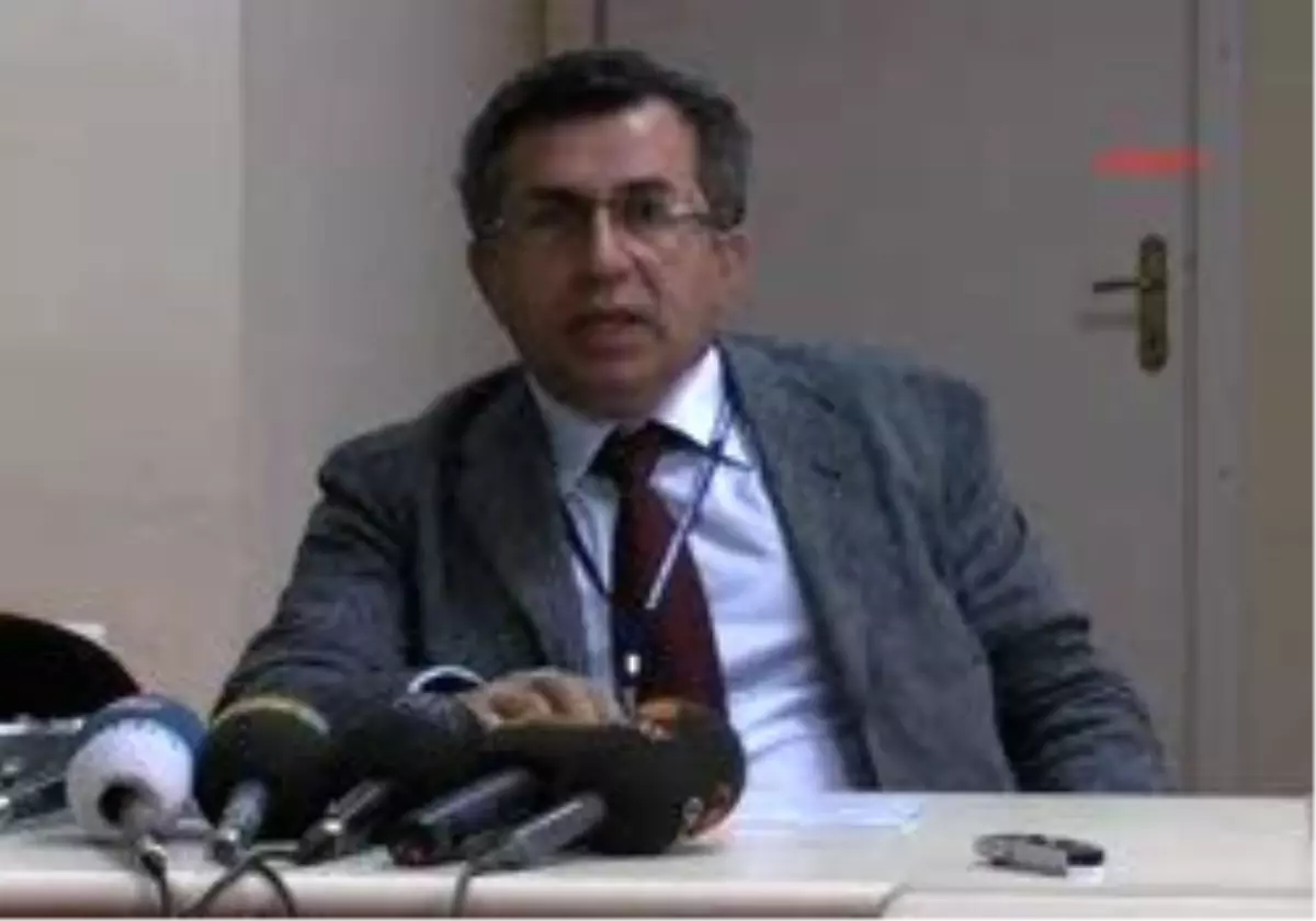 Bursa - Yangın- Hastane\'nin Başhekimi Prof.Dr.Macit Gülten:"Duman Tahliyesi İle İlgili Sıkıntımız Var"
Bursa´Da Hastanedeki Yangın