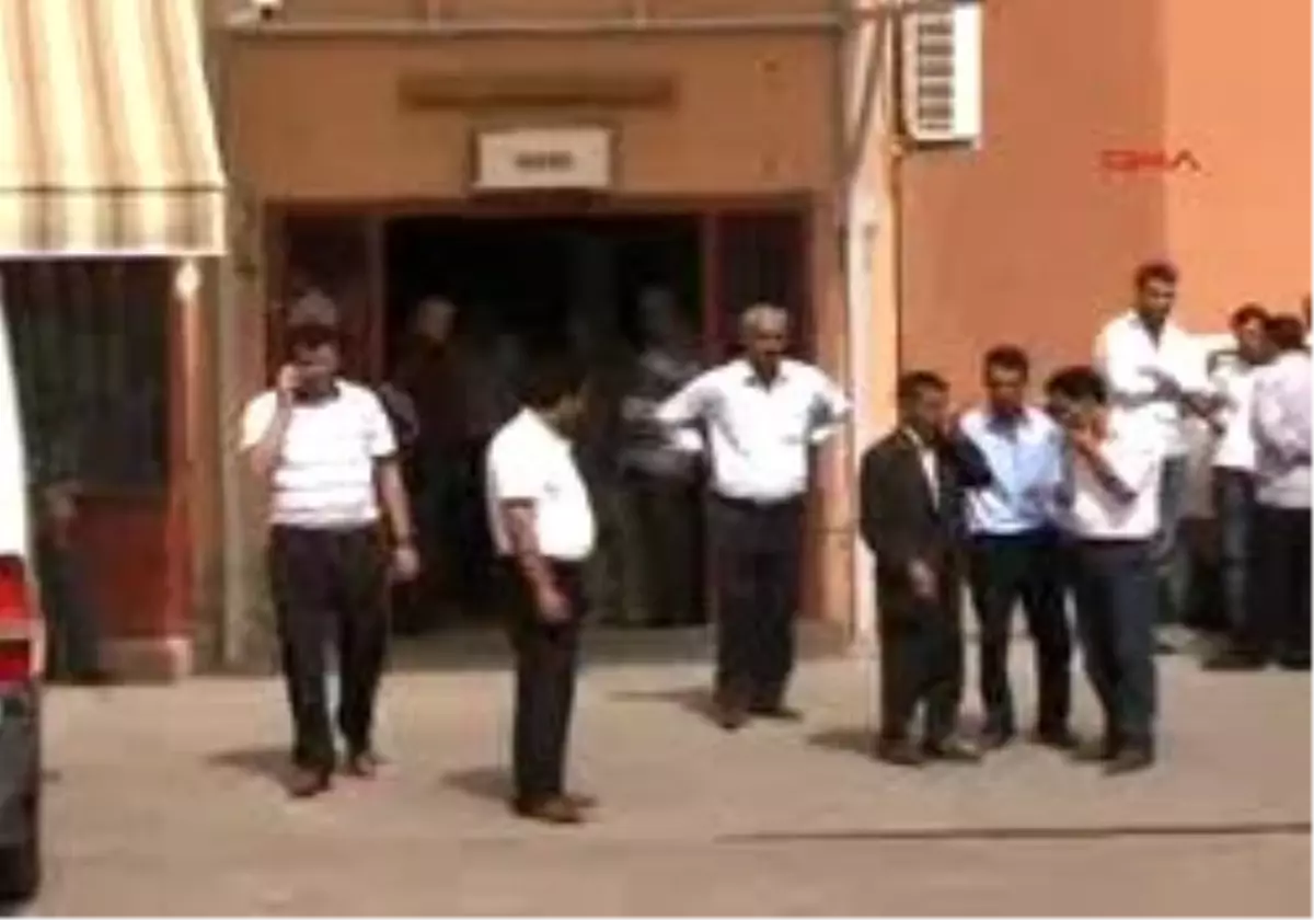 Şanlıurfa - 15 Bin Liralık Borcuna Kaleşnikofla Karşılık Verdi;1 Ölü
Alacak Tahsilinde Kan Aktı; 1 Ölü