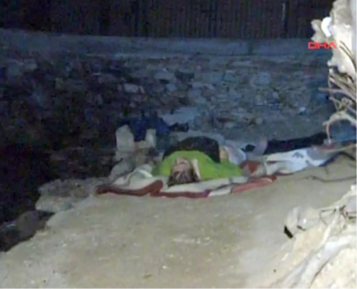 Üsküdar\'da Denizden Kadın Ceseti Çıktı