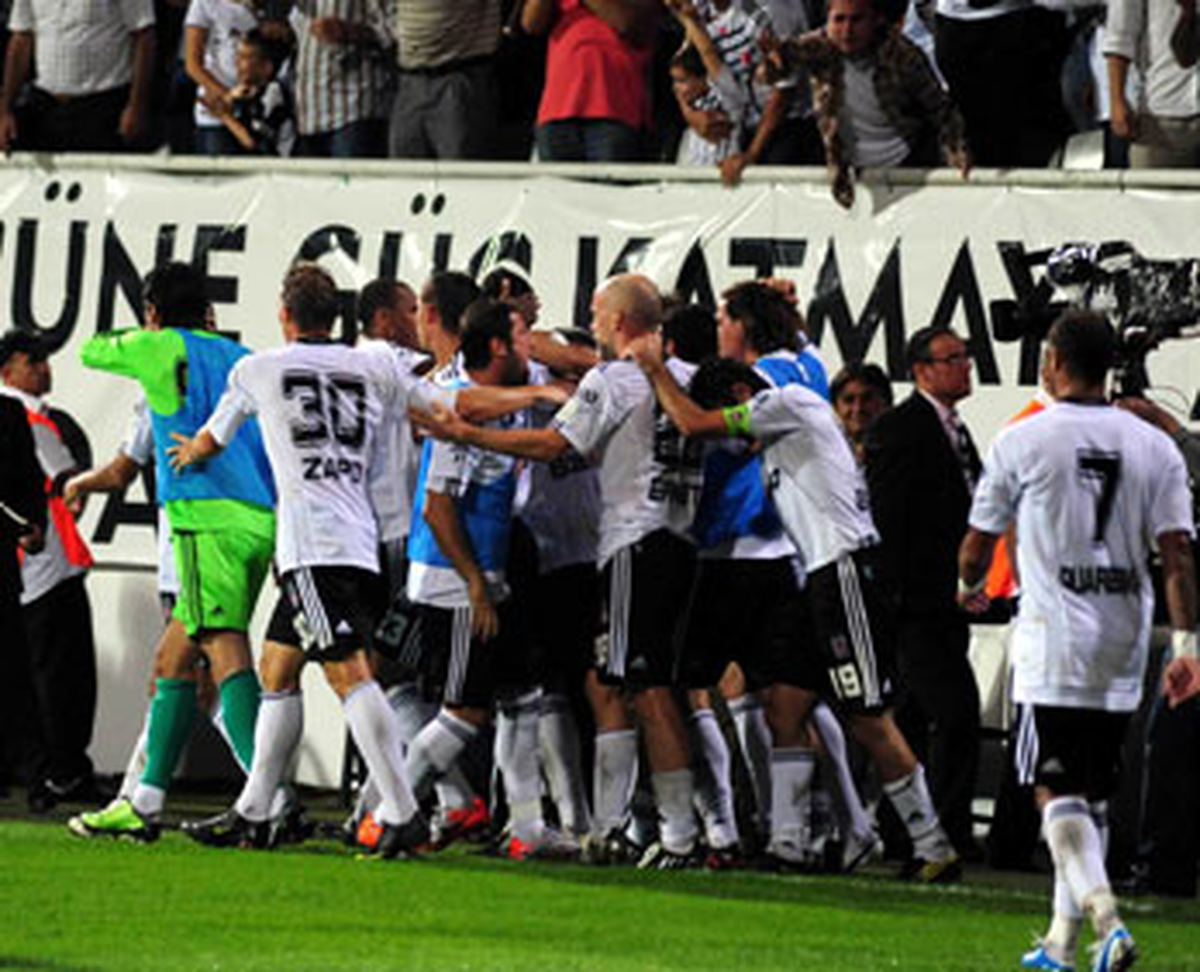 Beşiktaş Antalyaspor\'u 2-1 Mağlup Etti