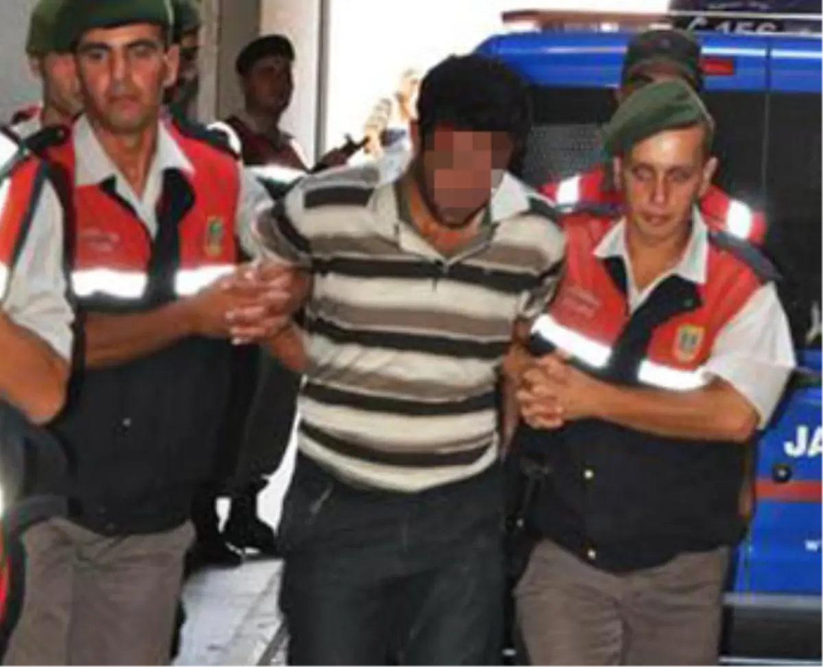 Aksaray\'da Linç Edilmek İstenen Tecavüz Zanlısı, Geniş Güvenlik Önlemi Altında Adliyeye Sevk Edildi