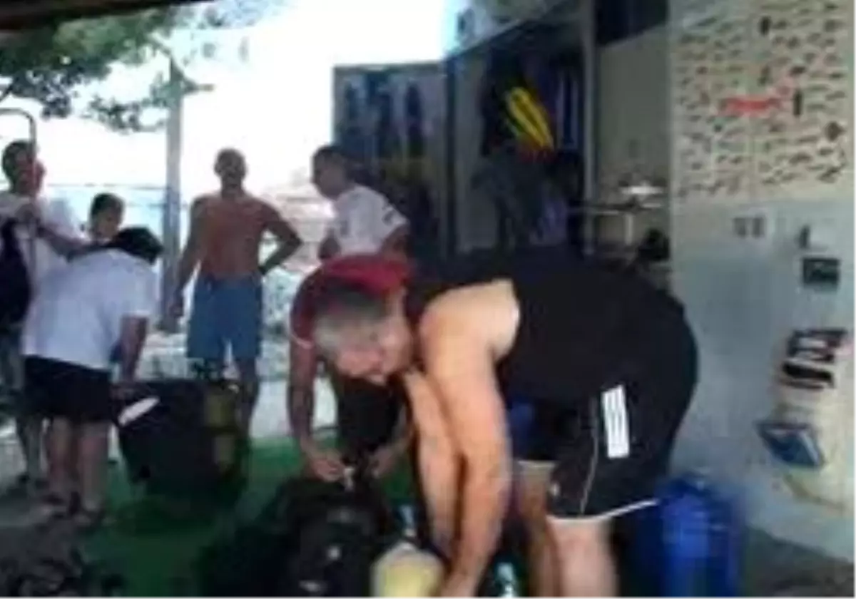 Kaş - İş Makinası Lastiği De Çıktı !
Kalkan´Da Deniz Altında Temizlik