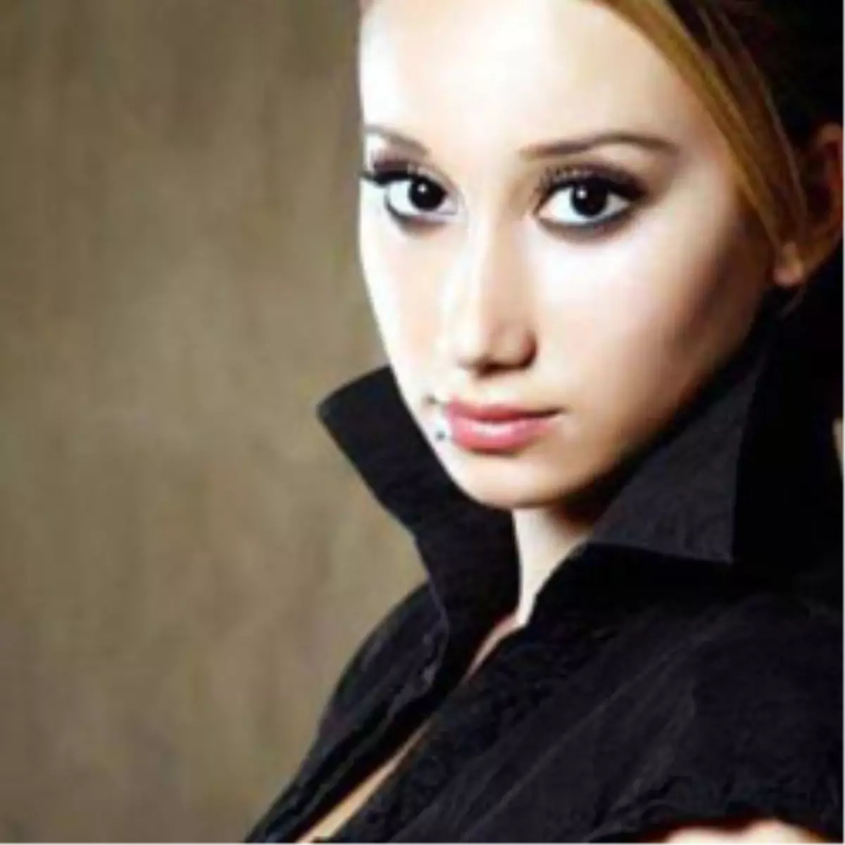 Futbolcu Komada Manken Öldü!