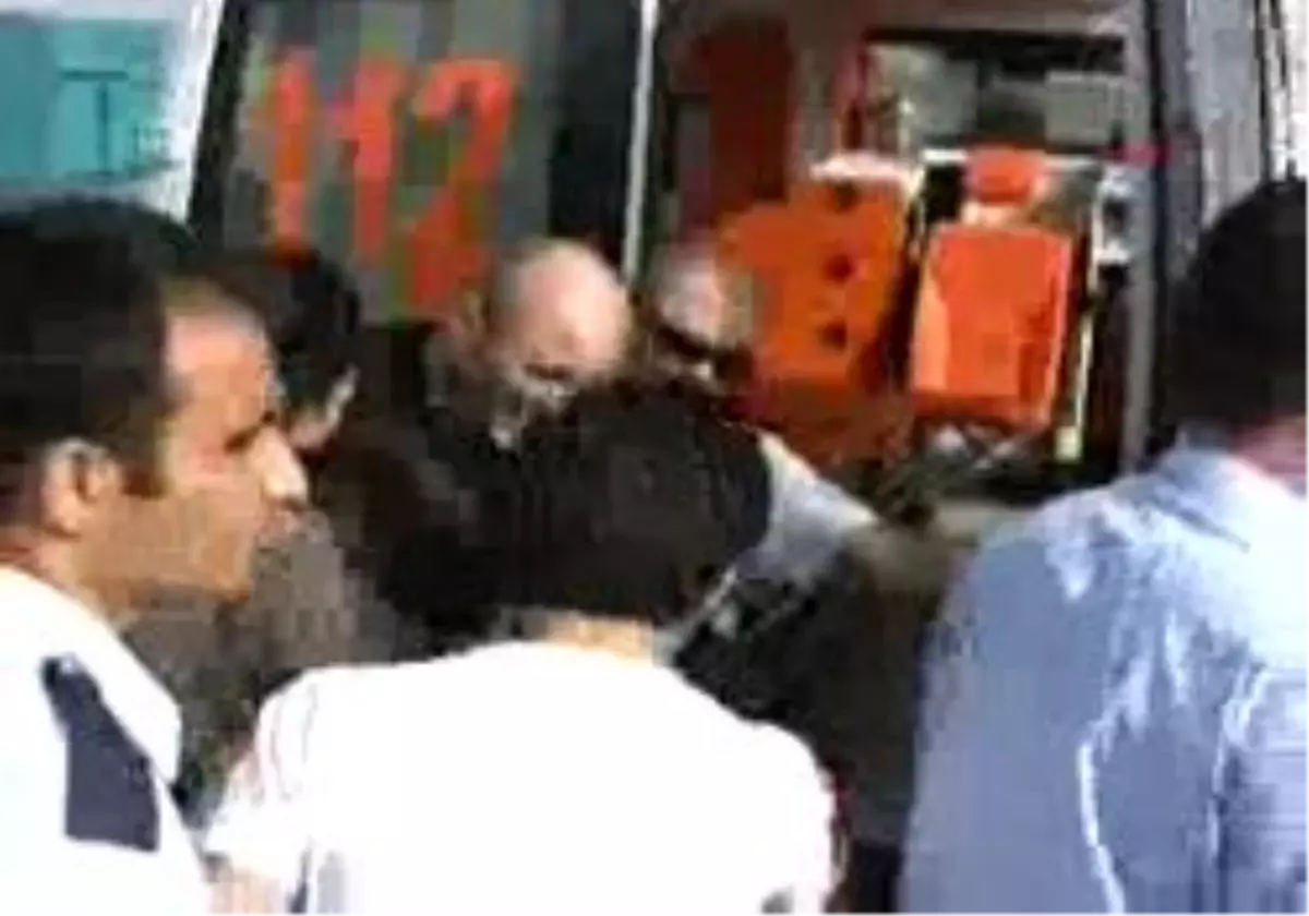 Yalovaek Feribottan Otomobil Düştü