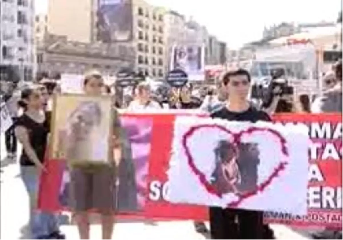 "Sessiz Ayakkabılar" Taksim\'de Yürüdü