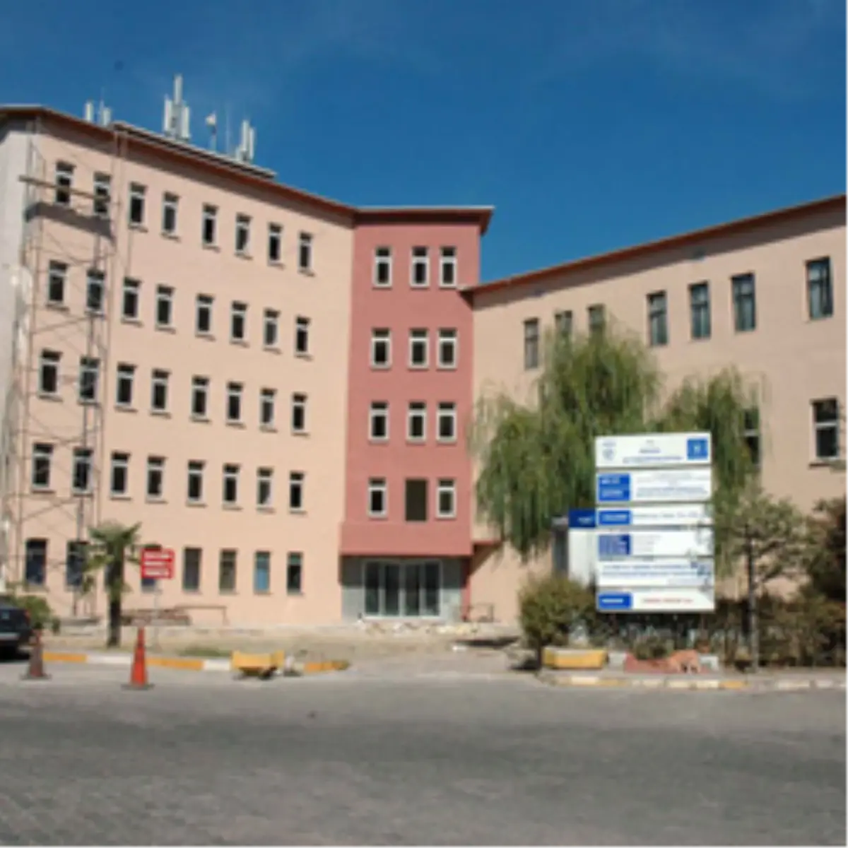 Adliye Binasında Çalışmalar Sürüyor