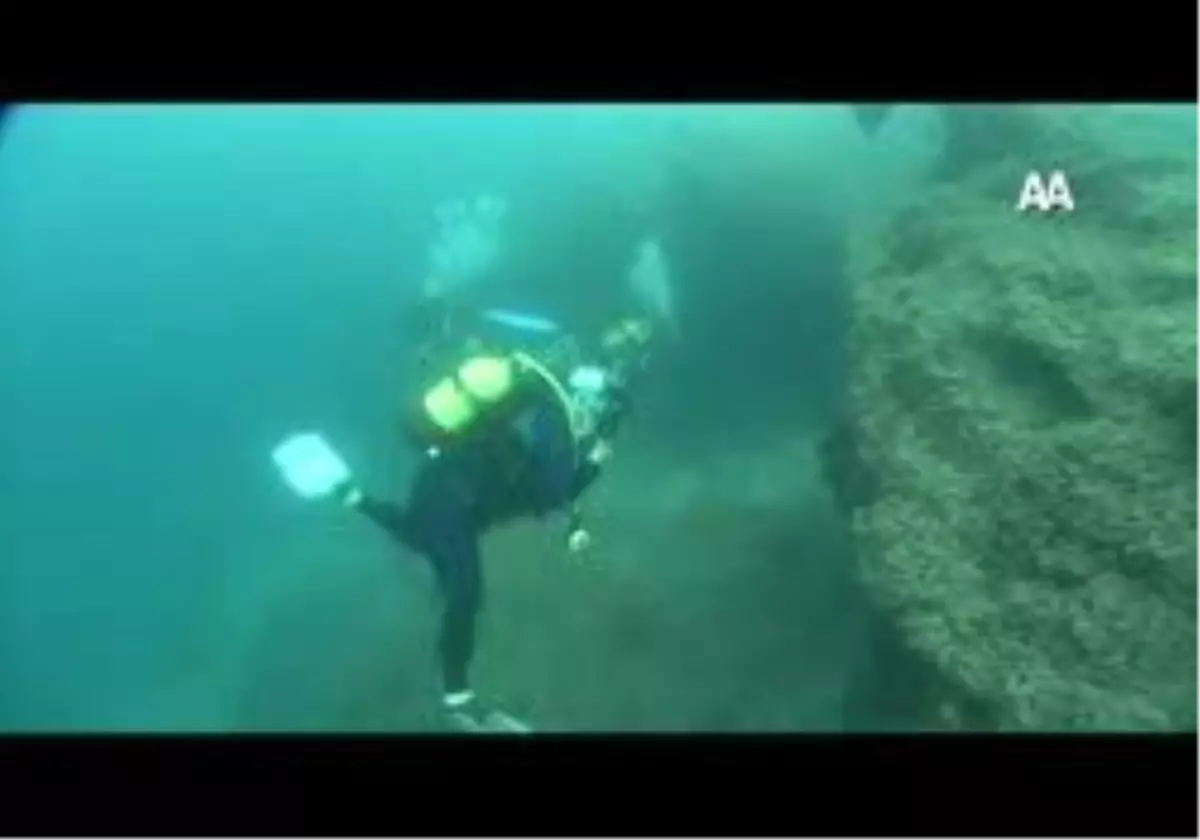 Deniz Altında Yağlı Boya Tablo Yaptı