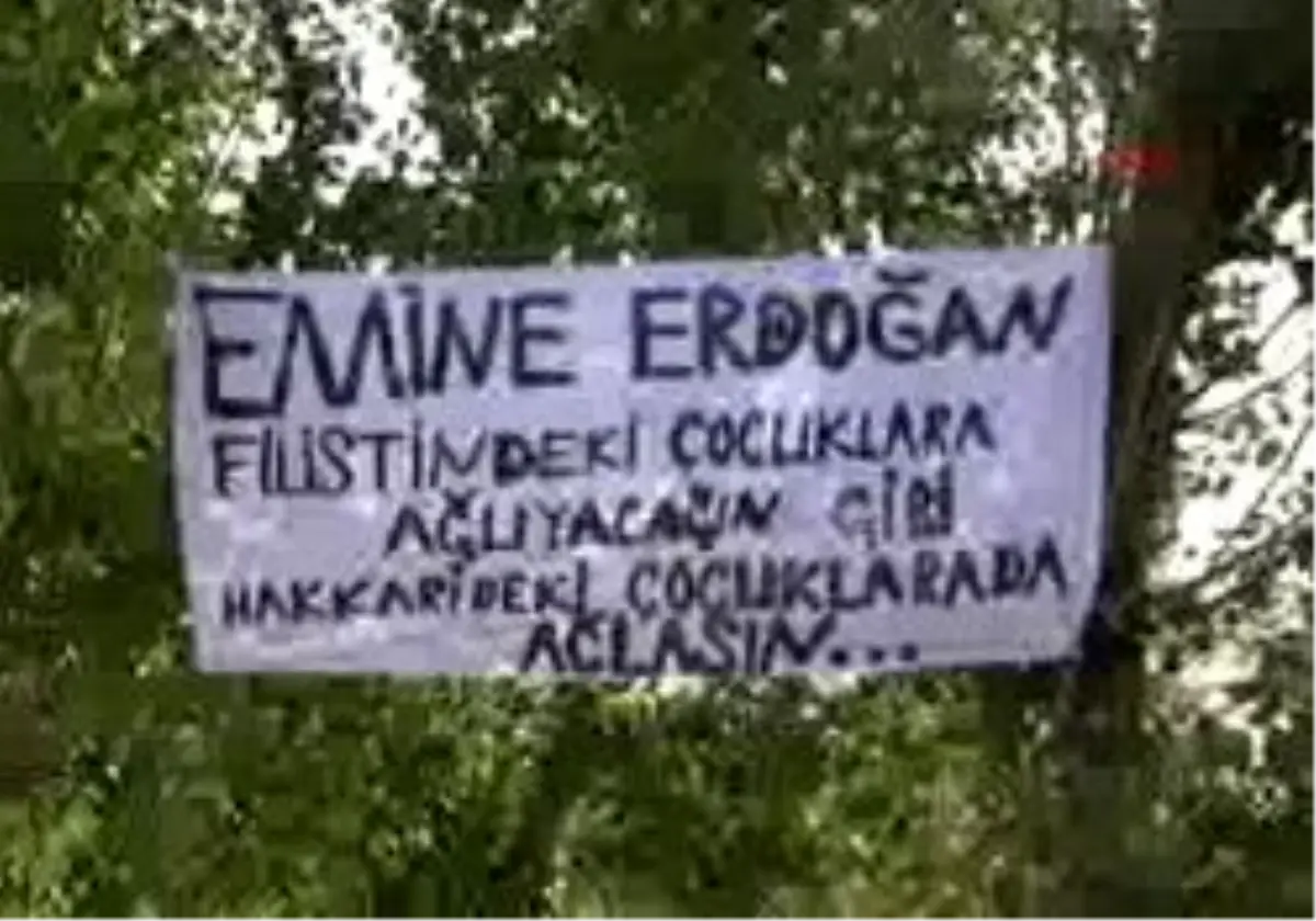 Hakkari - Geçitli\'de 3 Günlük Açlık Grevi
1 Hafta Önce De Göç Etmek İsteyen Köylüleri Bdp´Liler Vazgeçirmişti