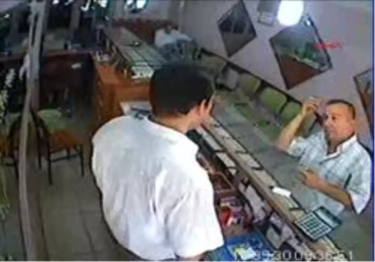 Adana - İşsiz Kalınca Hırsızlığa Başladı
Altın Hırsızlığı Güvenlik Kamerasında