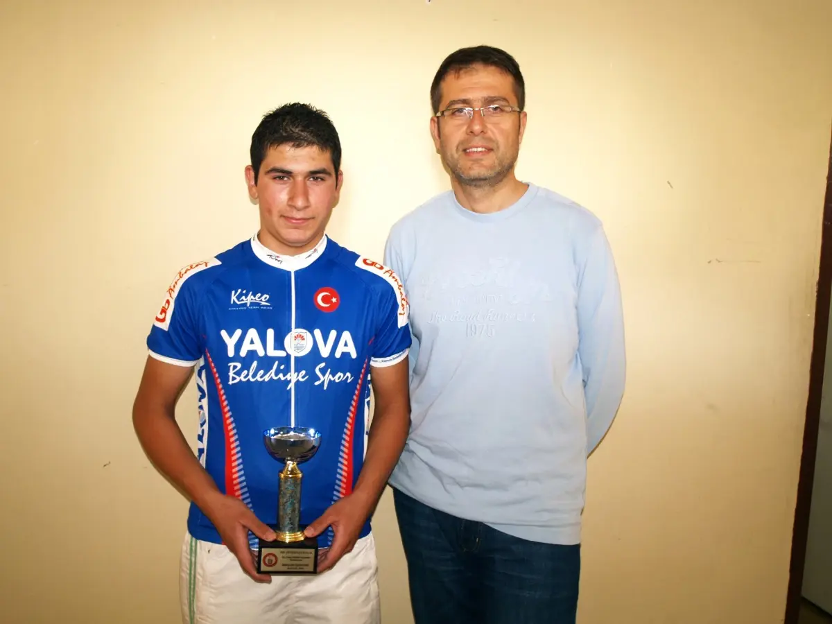 Bisikletiçilerimiz Kıbrıs’tan Kupayla Döndü