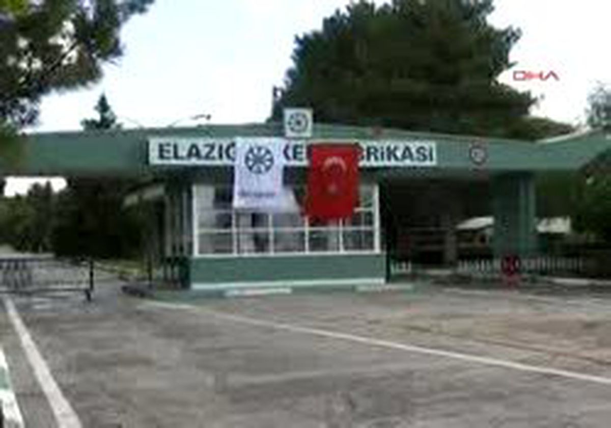 Elazığ - Şeker-İş Şube Başkanı Yılmaz: ´Vallahi Ne Kürt Sorunu Var, Ne Alevi Sorunu Var. İşsizlik Sorunu Var"
Elazığ Şeker Fabrikası\'nın 2010-2011 Pancar Alım Kampanyası\'nın Açılışı Düzenlenen Pancar Alım Töreni İle Gerçekleşti