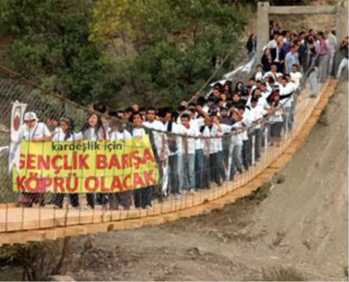 Zap Suyu Üzerindeki Devrimci Gençlik Köprüsü Açıldı