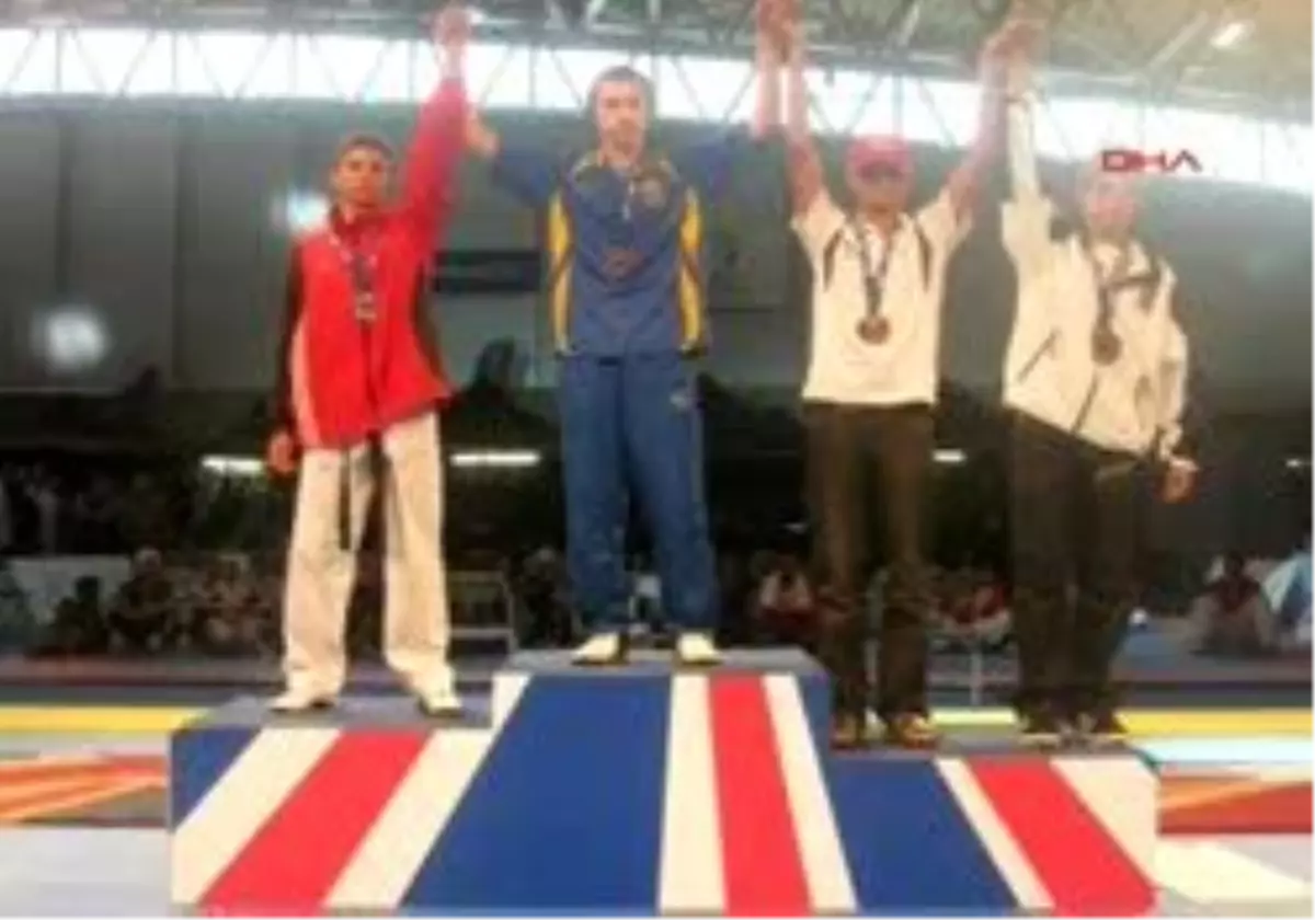 Avustralya?Da Kahramanlar Tarih Yazdı