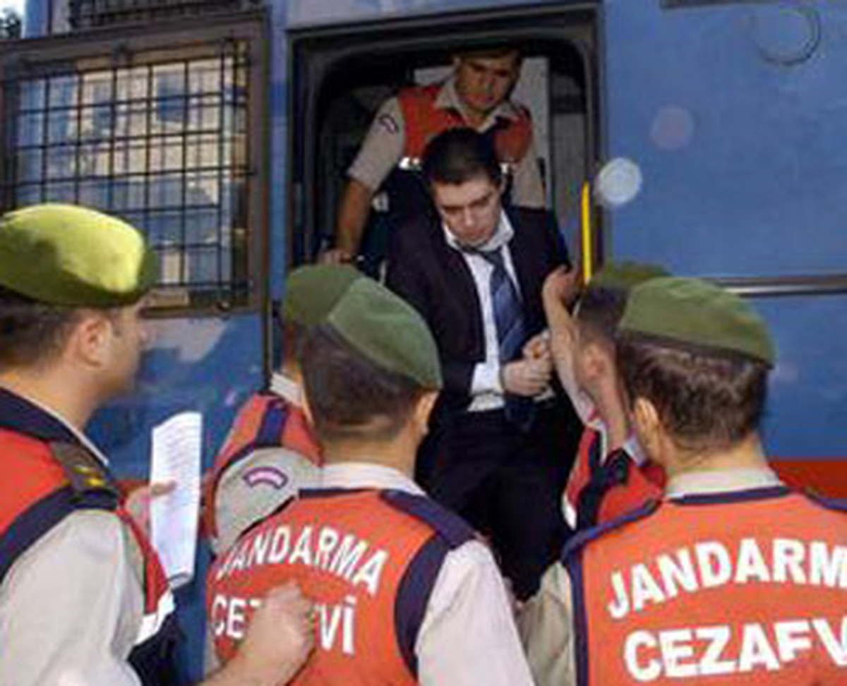 Cem Garipoğlu Pek Rahat!