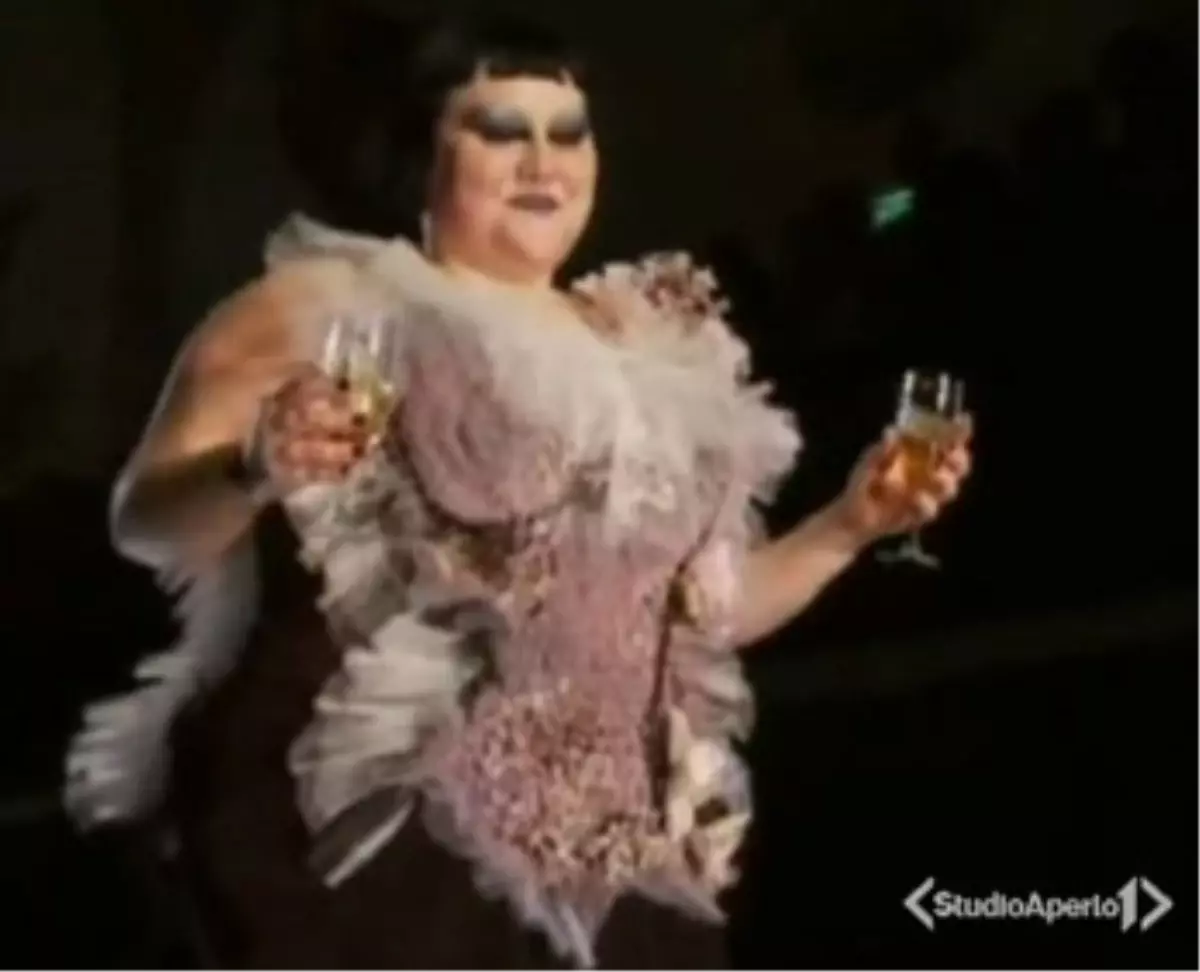 Podyum'da 100 Kiloluk Top Model