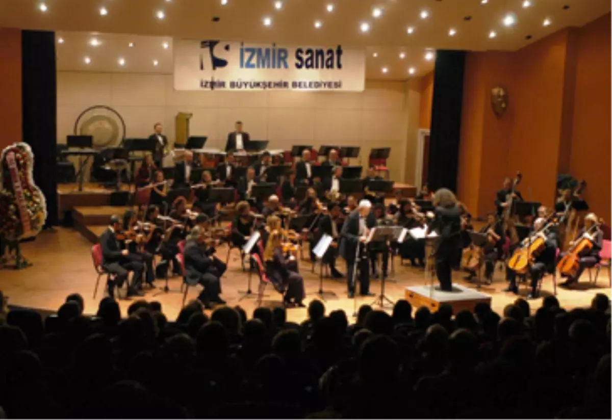 İzmir Sanat, Yeni Sezona 'Merhaba' Diyor