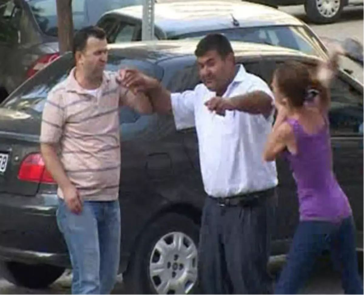 Sokakta Karı Koca Kavgası