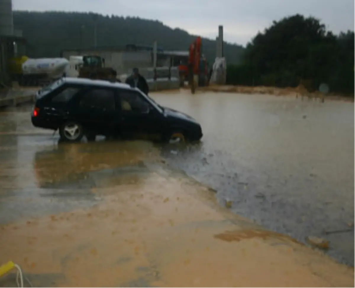 Şile Çamur Altında