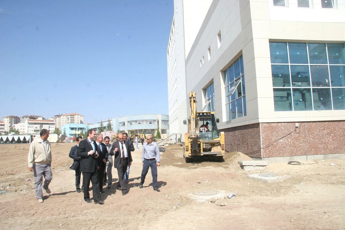 Siyasal Bilgiler Fakültesi Öğrencilerinden Başkan Güzelbey’e Ziyaret