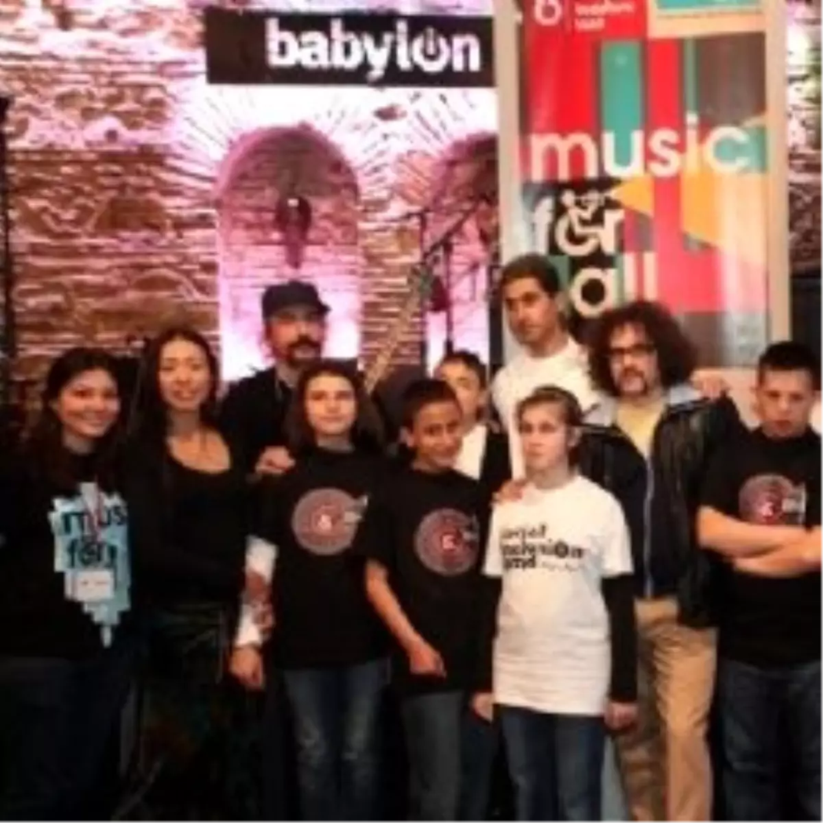 Baba Zula Yeni Albümüyle "Gecekondu" Mahallesine İniyor