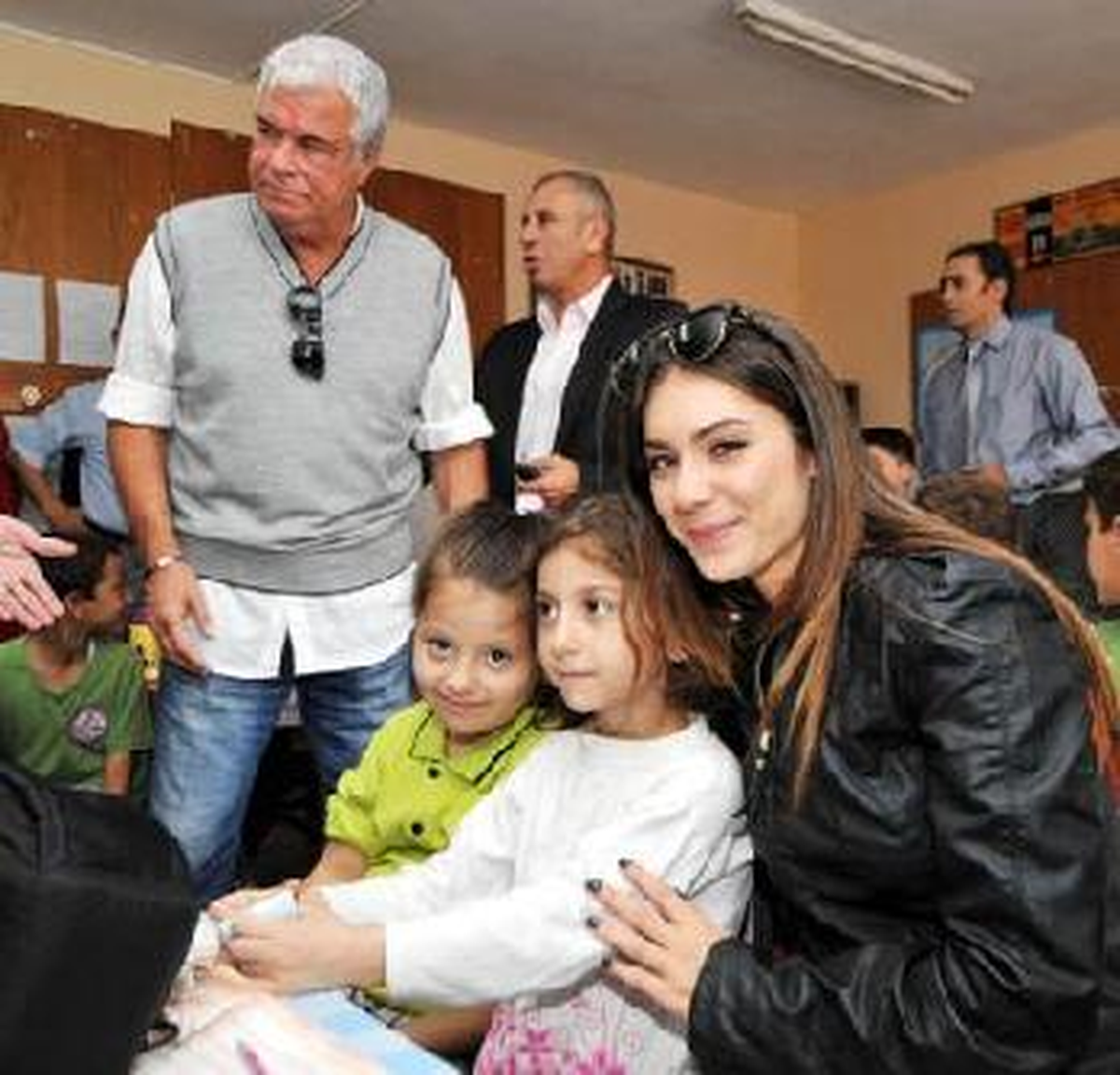 Dizi Oyuncusu Fulya Zenginer Çocukların Gözdesi