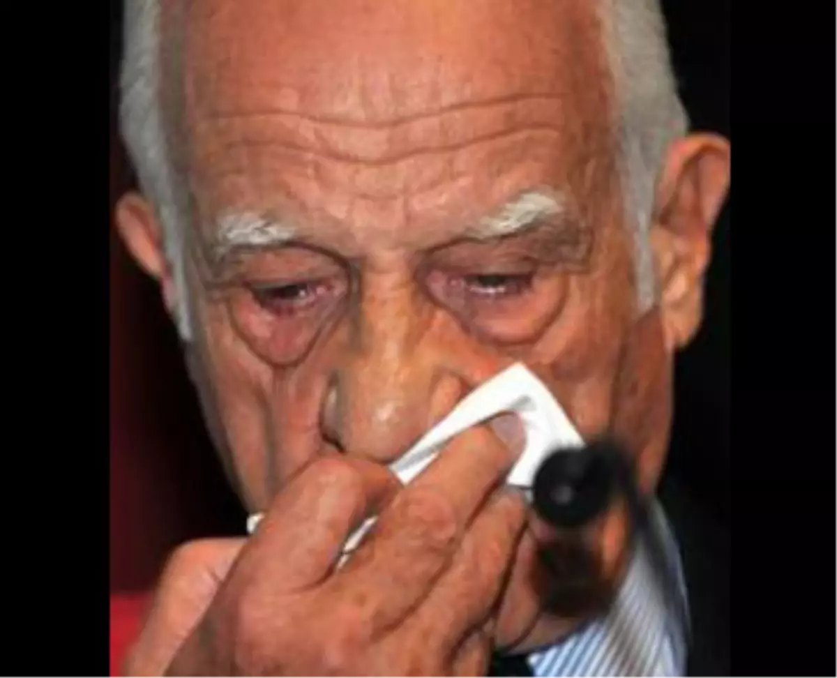 Gözyaşlarını Tutamadı!