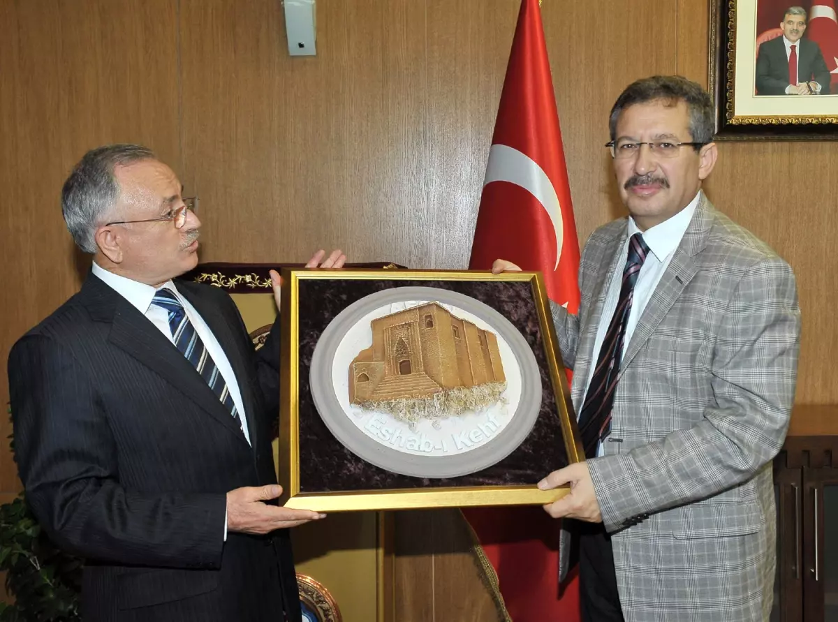 Belediye Başkanlarından Başkan Poyraz’a Tablo