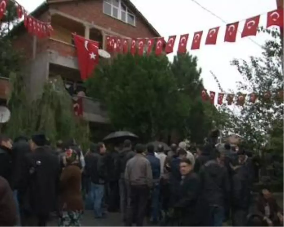 Şehit Er Son Kez Baba Ocağında