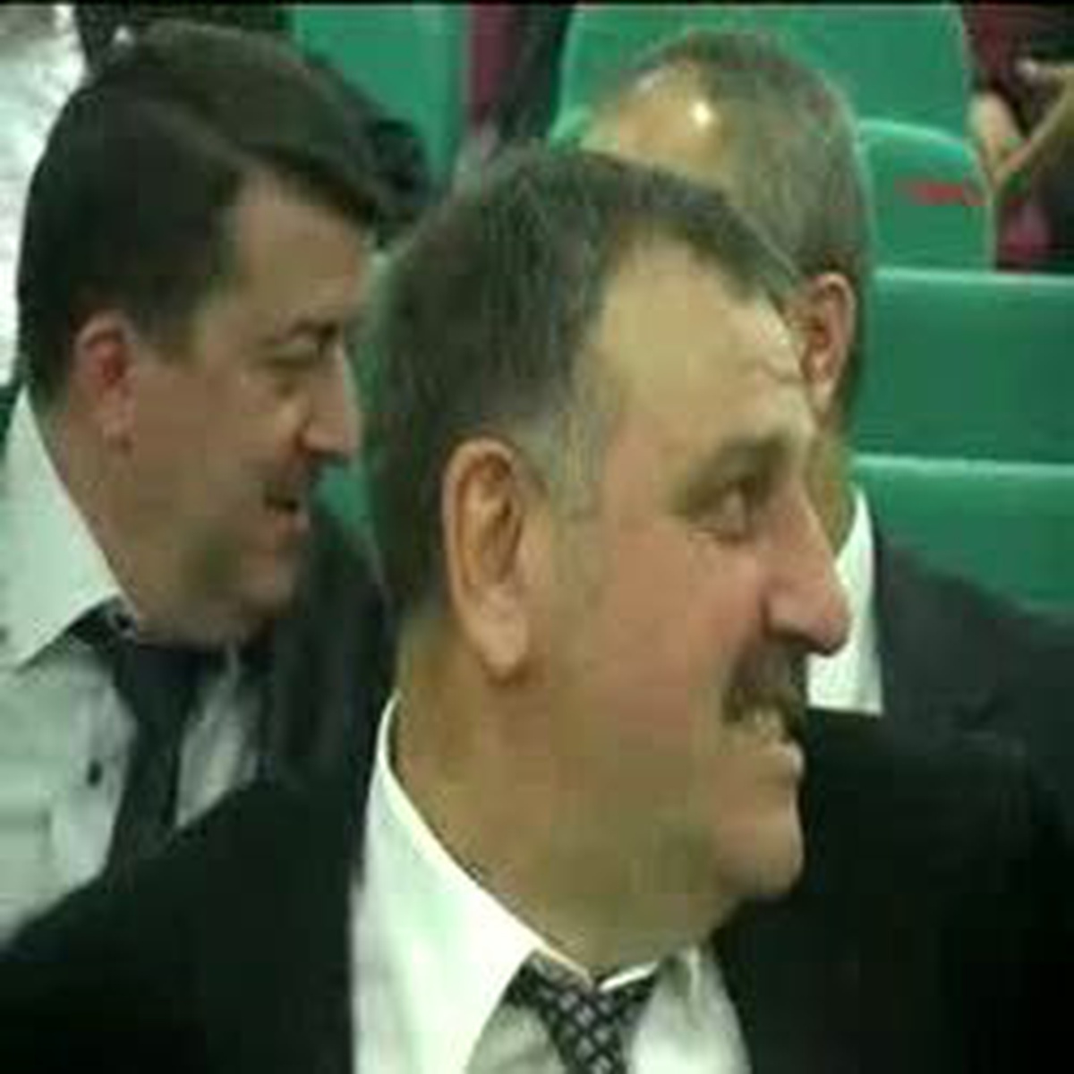 Müezzinoğlu: ´İktidar Yıpratmaz, İktidarsızlık Yıpratır´