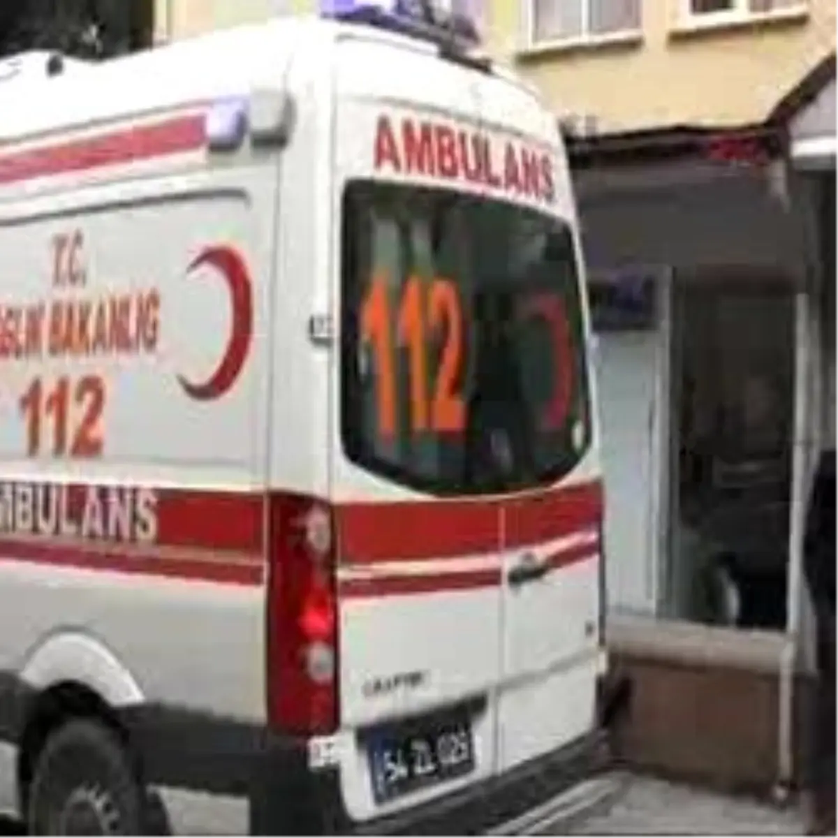 Adapazarı\'nda Sobadan Sızan Gaz Zehirledi: Koca Öldü, Eşi Yaşam Savaşı Veriyor