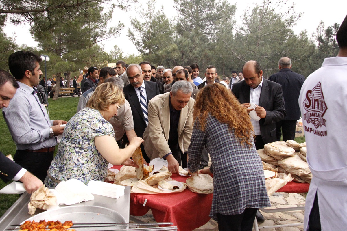 Büyükşehir Belediye Personeli Piknikte Buluştu