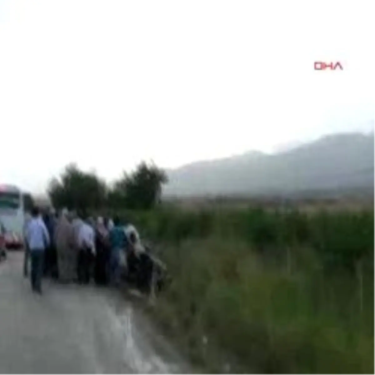 Otomobilin Arkadan Çarptığı Tanker Nar Bahçesine Girdi