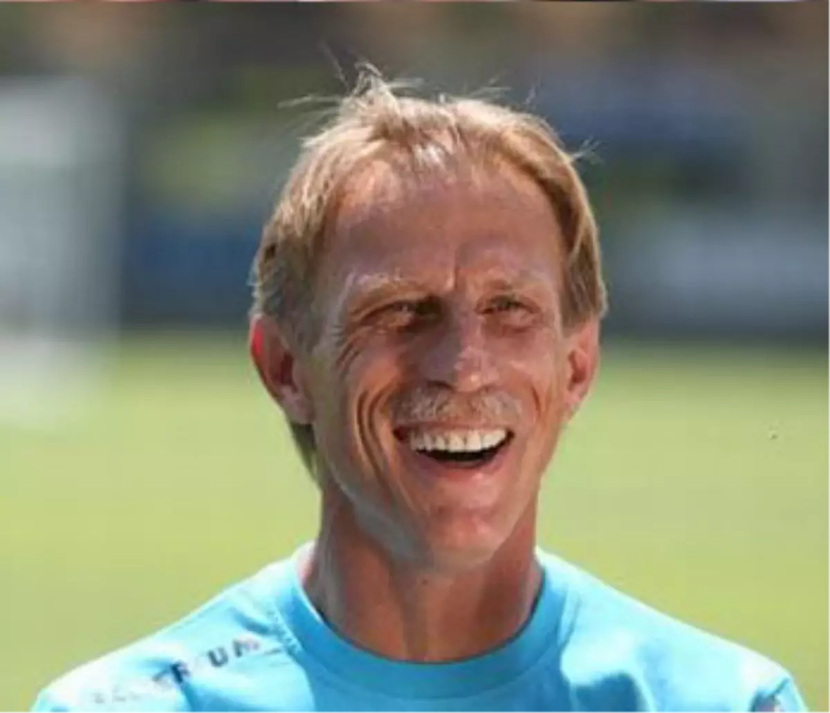 Daum - Stuttgart Flörtü Alevlendi