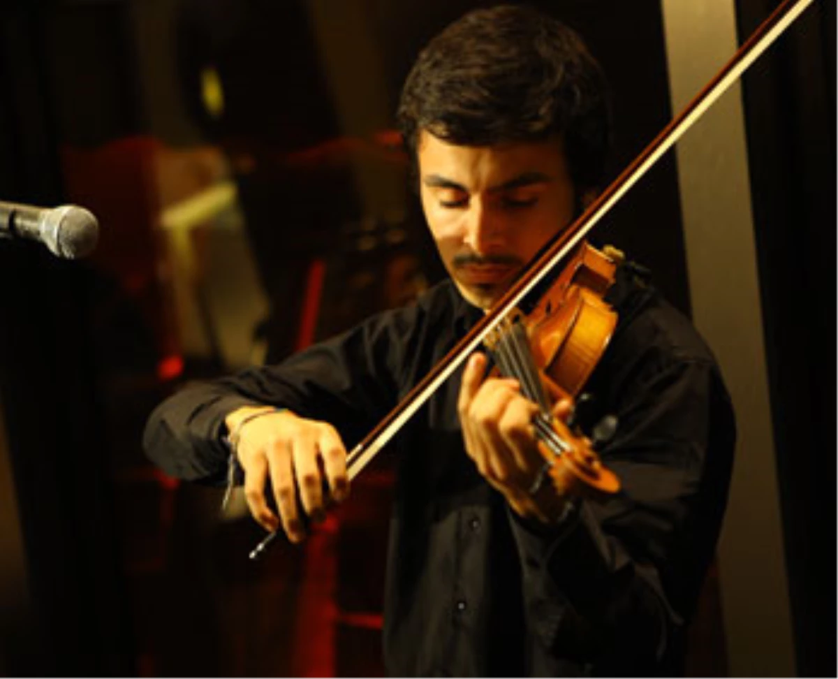 Türk Genci Emre Engin, İngiliz Kraliyet Müzik Okuluna Girmeyi Başardı