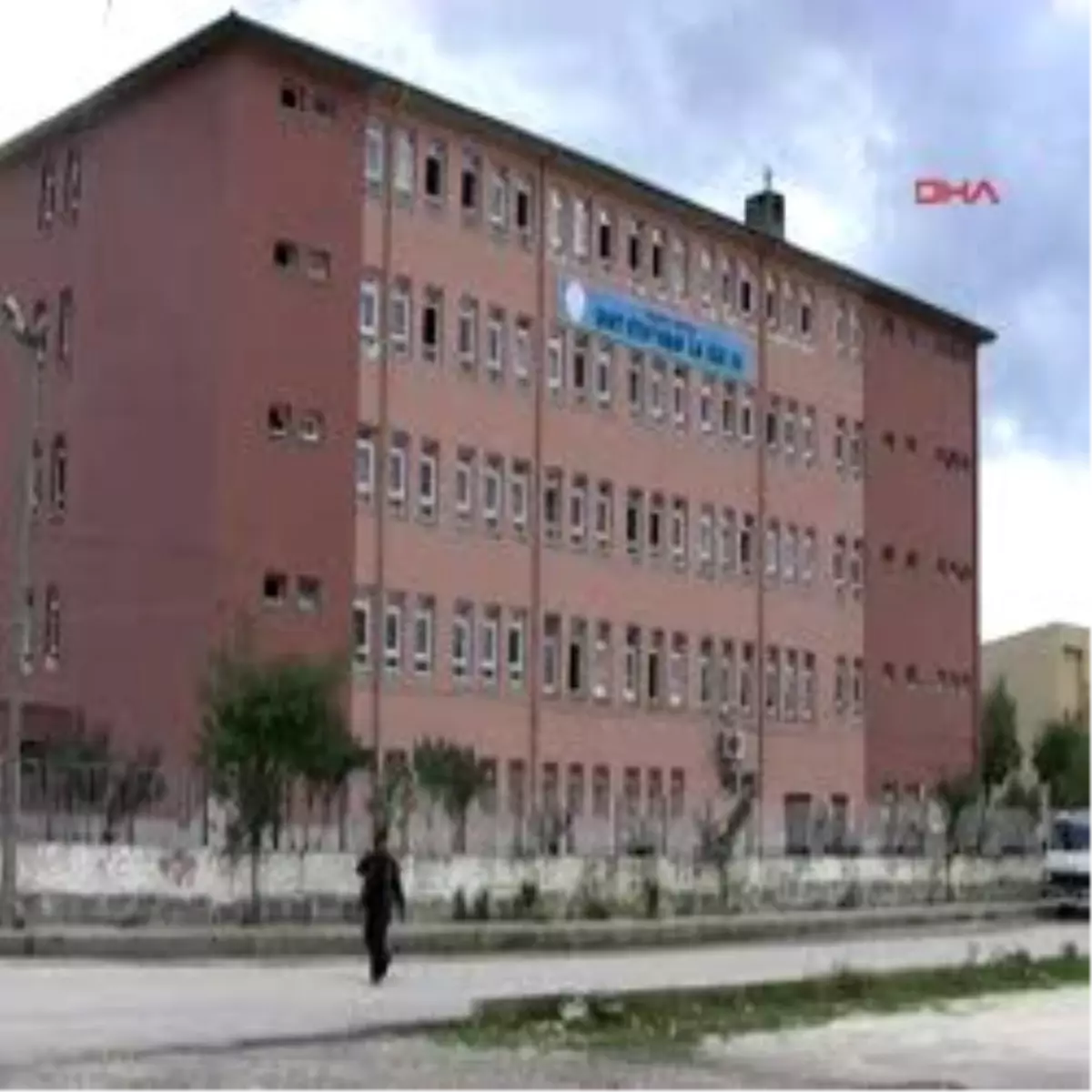 \'Fuhuş\'la Suçlanan Öğretmene \'Resmi\' Çağrı