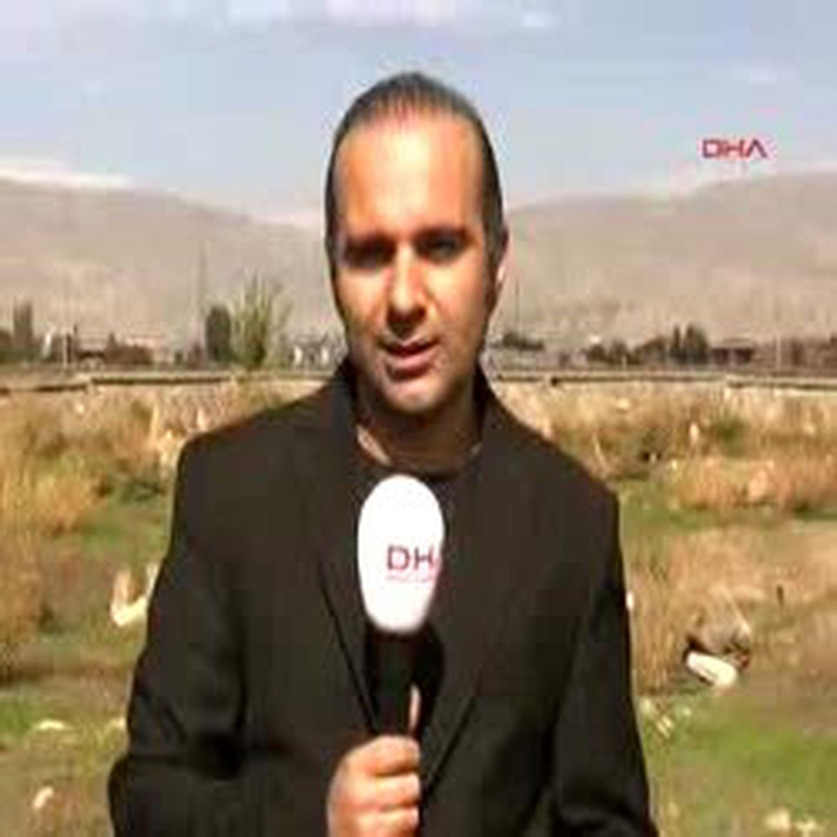 Altın Uğruna Defineciler Mezarlağın Altını Üstüne Getirdiler