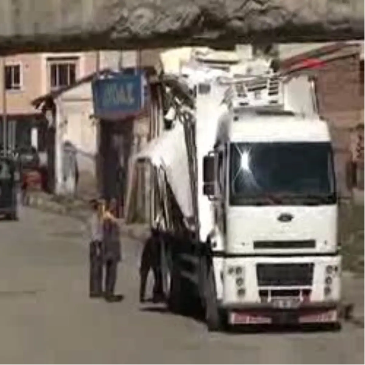 Köprü, Kamyona Kısa Geldi
