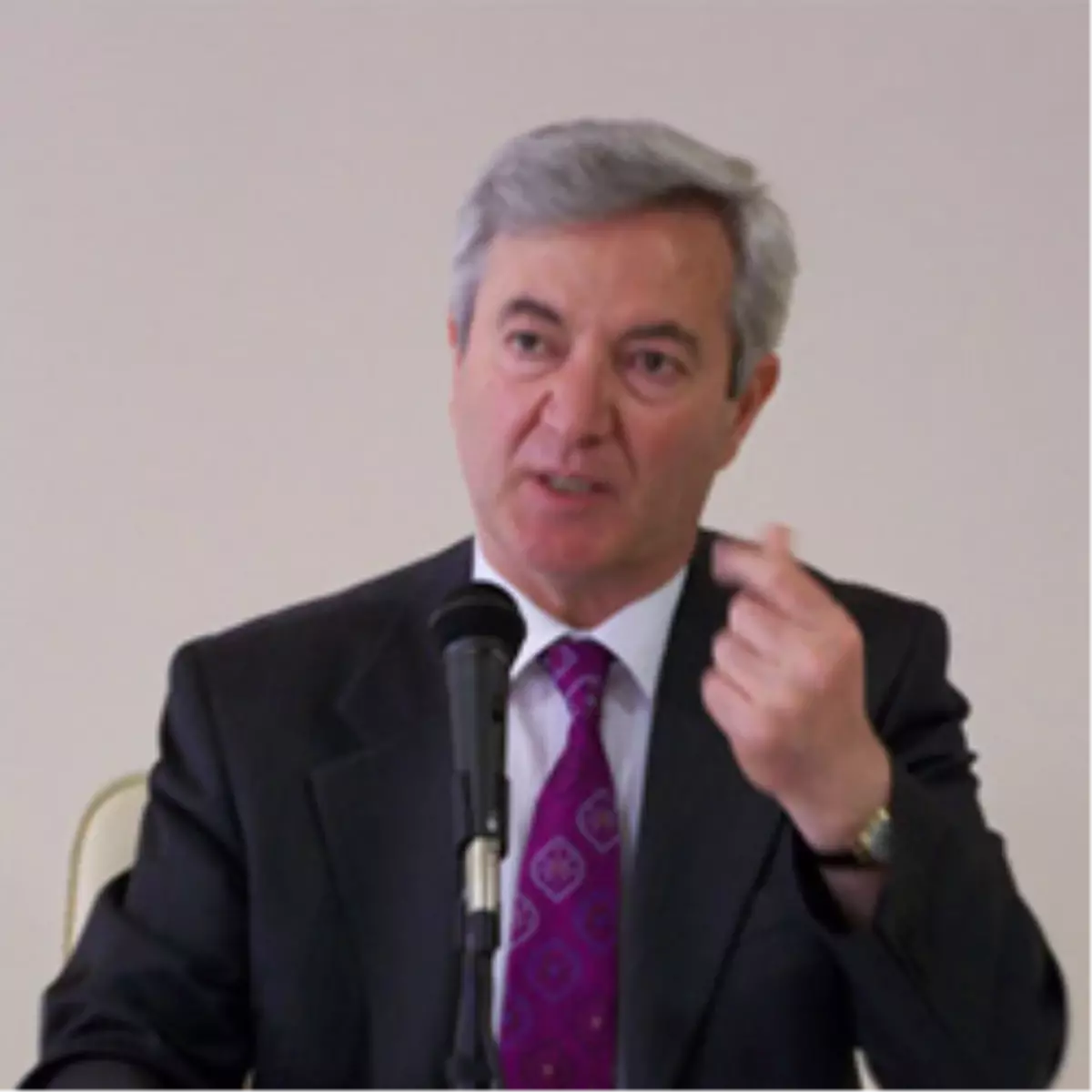 Beşir Ayvazoğlu "Divanyolu"nu Anlatıyor


